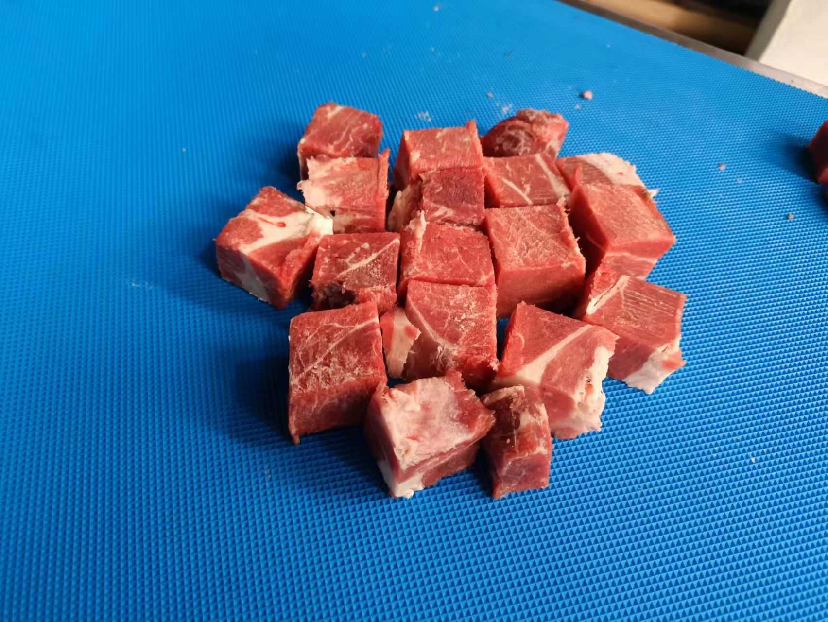 猪肉开条切块机